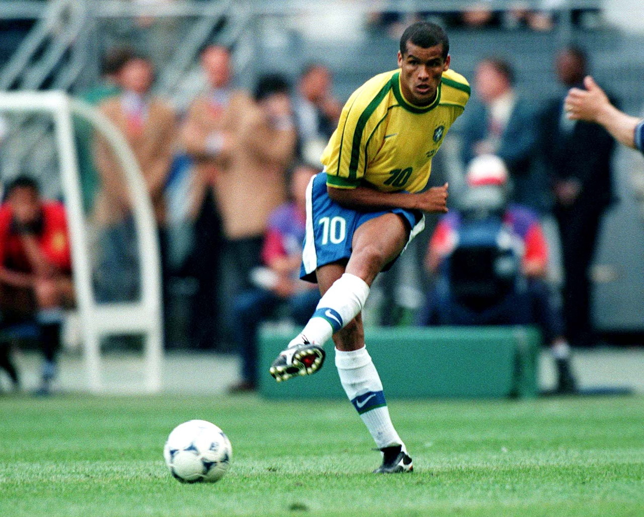 使他在俄罗 使他在俄罗